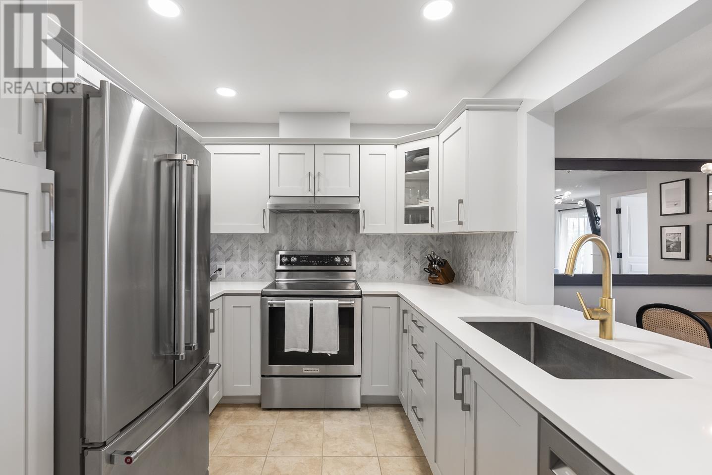 #302-4770 52A Street, Delta