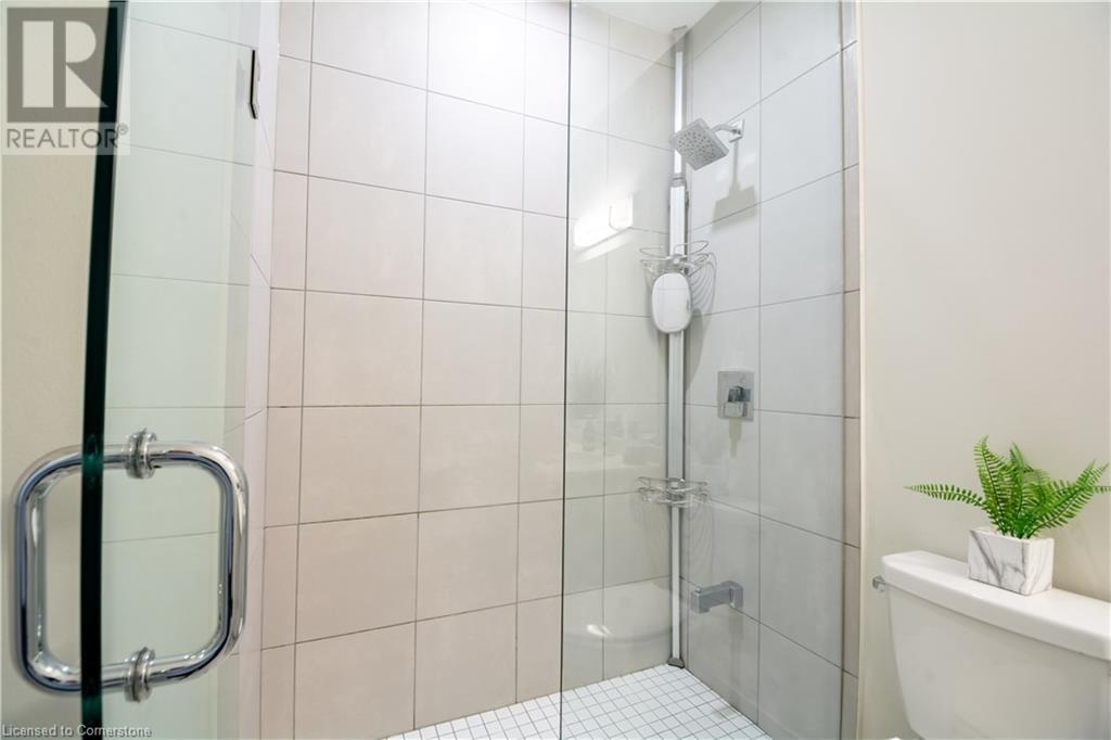 Photo 5 of 16 Concord Place Unit 609, Grimsby ON