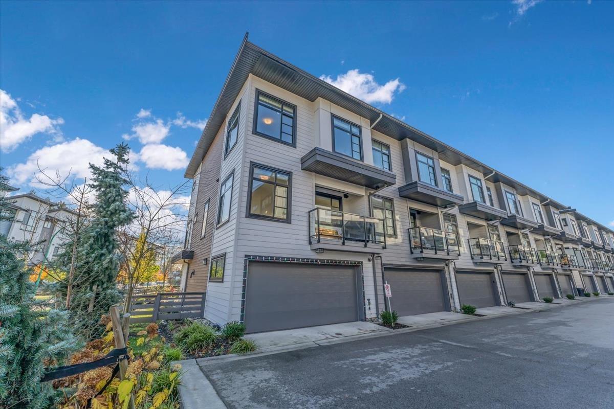 Photo 26 of 30 7127 193 A Street, Surrey BC
