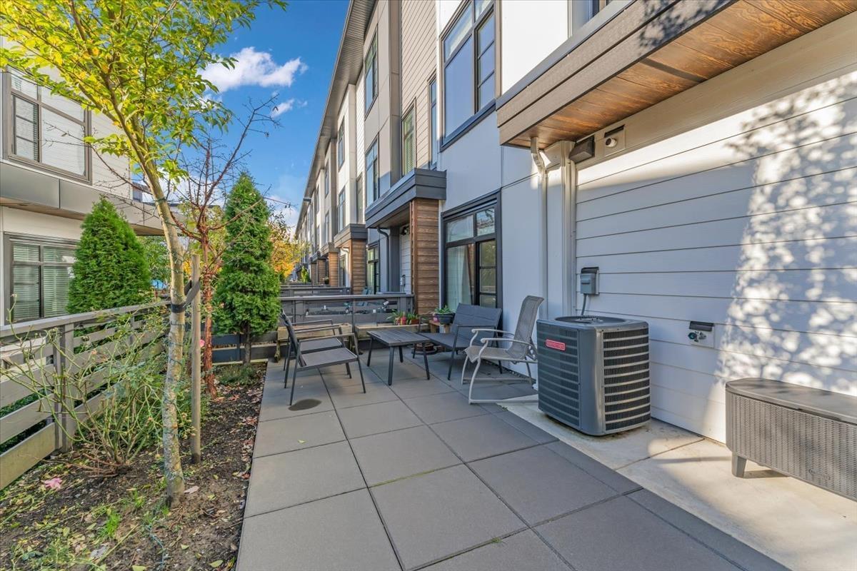 Photo 18 of 30 7127 193 A Street, Surrey BC