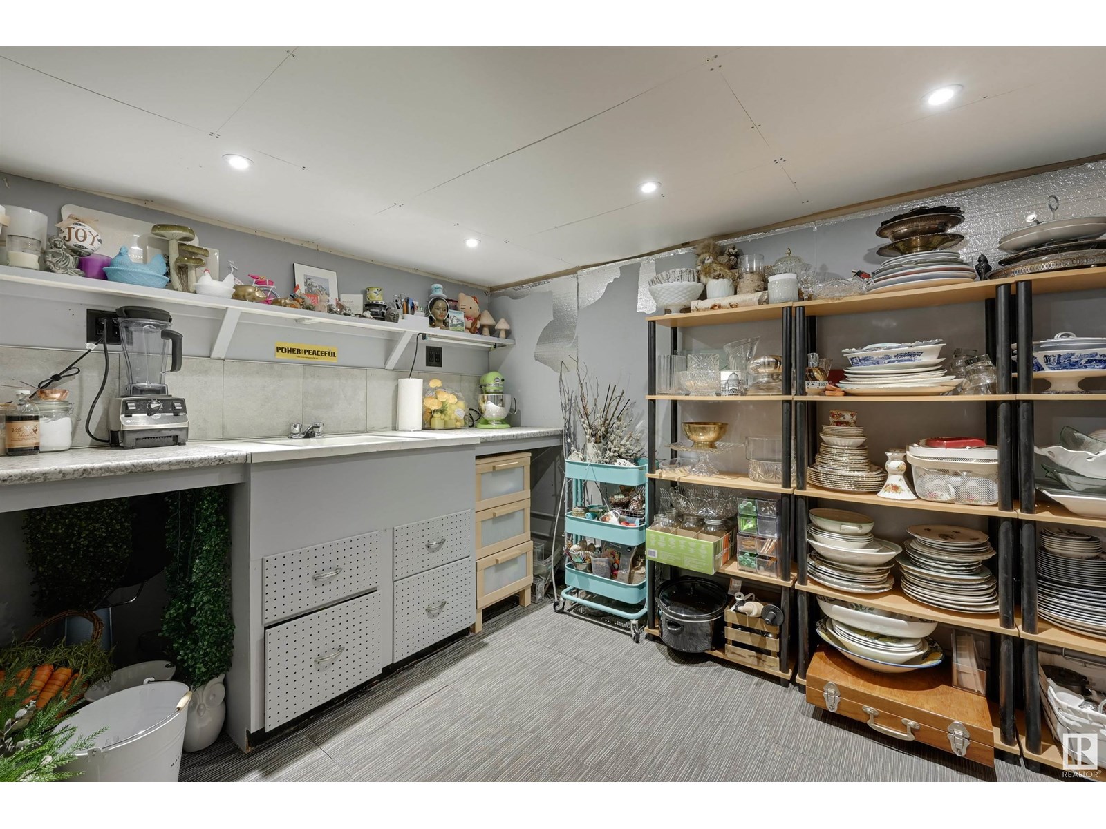 Photo 1 of 14228 Ravine Dr Nw, Edmonton AB