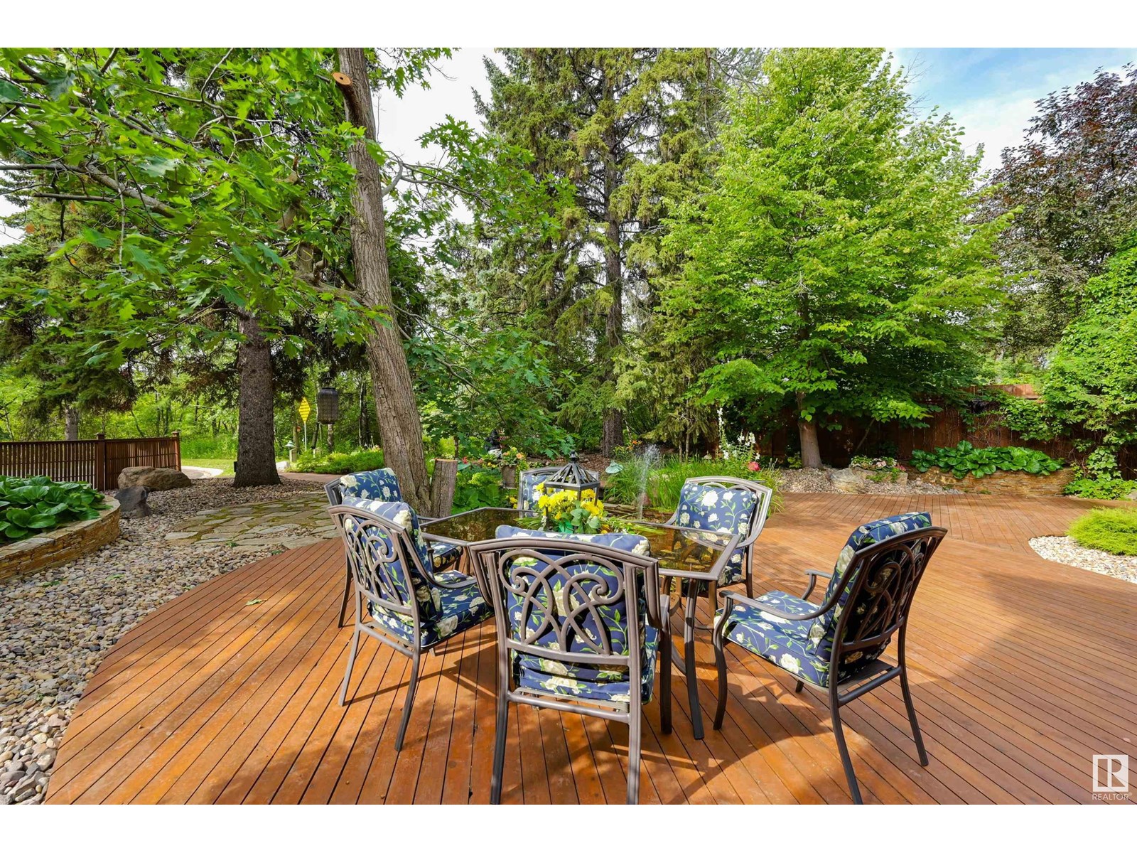Photo 9 of 14228 Ravine Dr Nw, Edmonton AB
