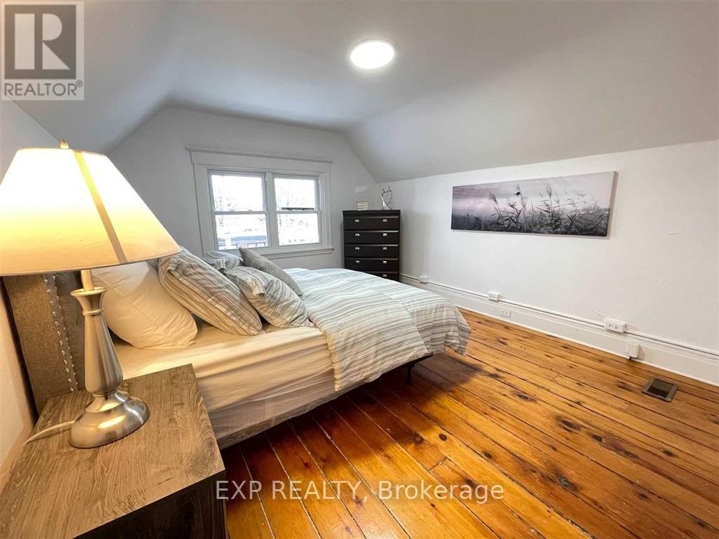 Photo 25 of 229 Locke Street S, Hamilton ON