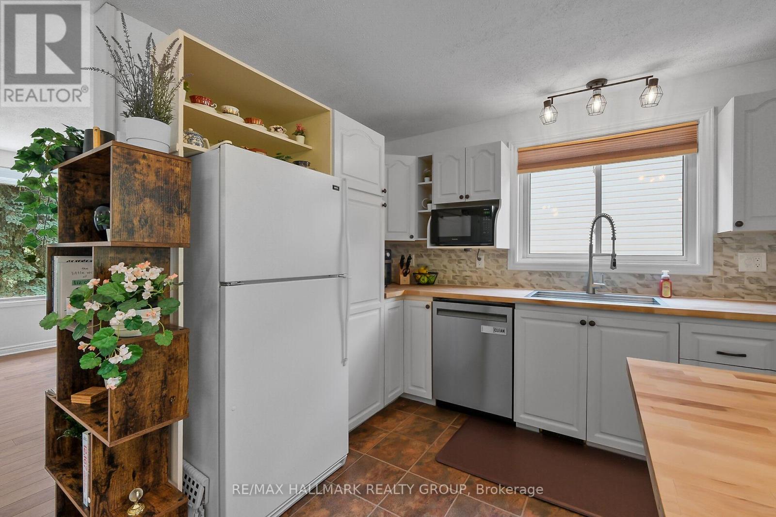 Photo 10 of 175 King Street, Carleton Place ON