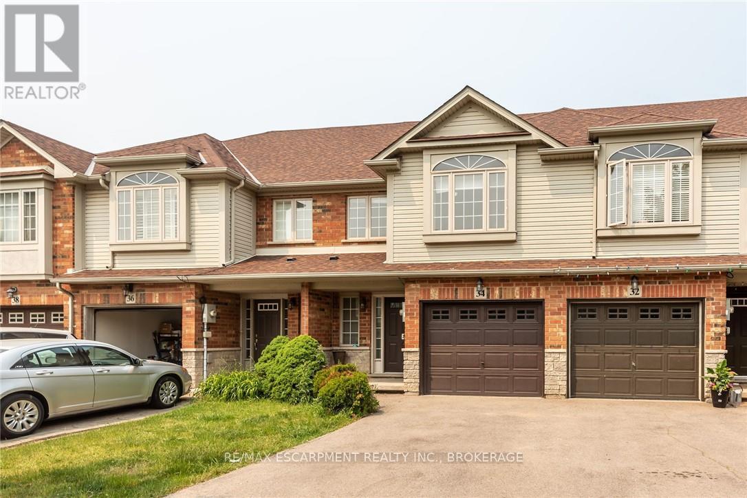 Photo 10 of 34 Elderberry Avenue, Grimsby ON