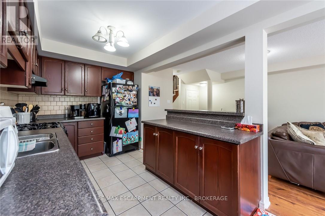 Photo 29 of 34 Elderberry Avenue, Grimsby ON