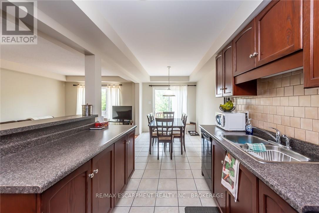 Photo 39 of 34 Elderberry Avenue, Grimsby ON