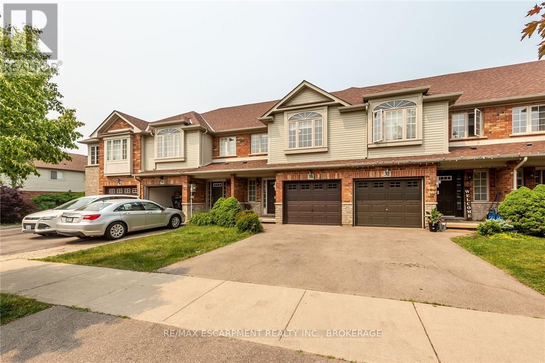 Photo 17 of 34 Elderberry Avenue, Grimsby ON