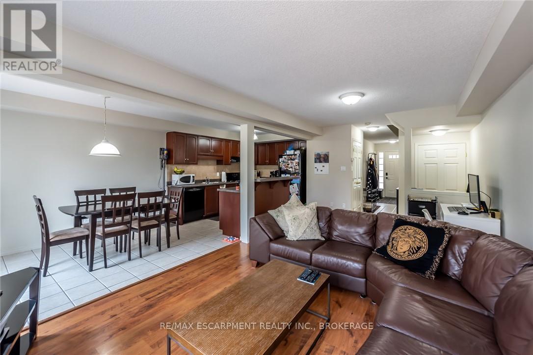 Photo 34 of 34 Elderberry Avenue, Grimsby ON