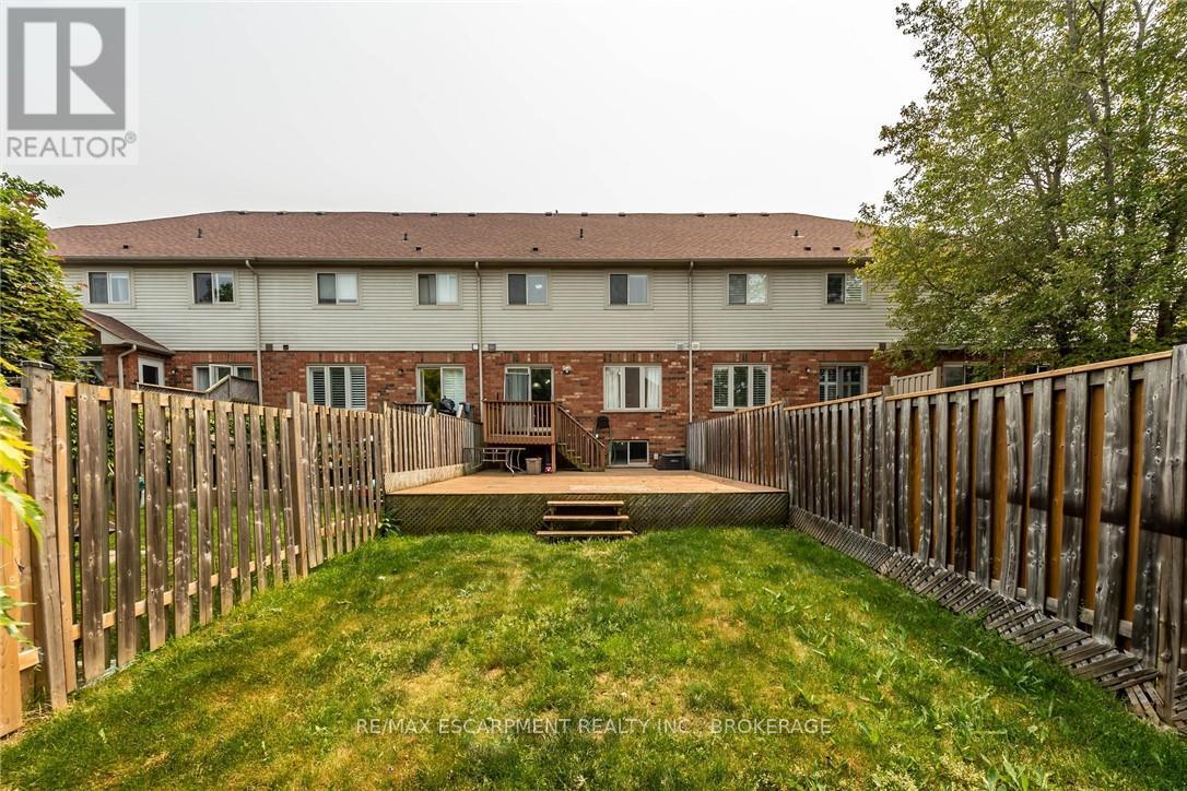 Photo 6 of 34 Elderberry Avenue, Grimsby ON