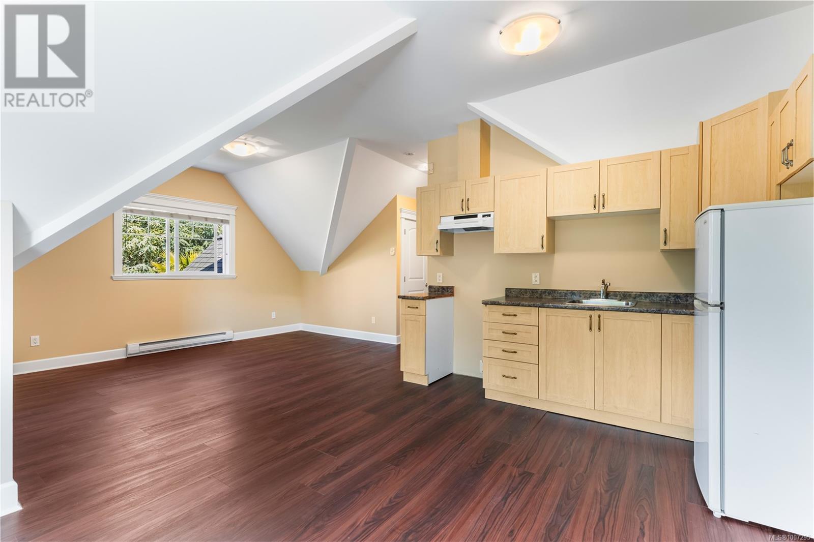 Photo 9 of 4973 La Quinta Pl, Saanich BC