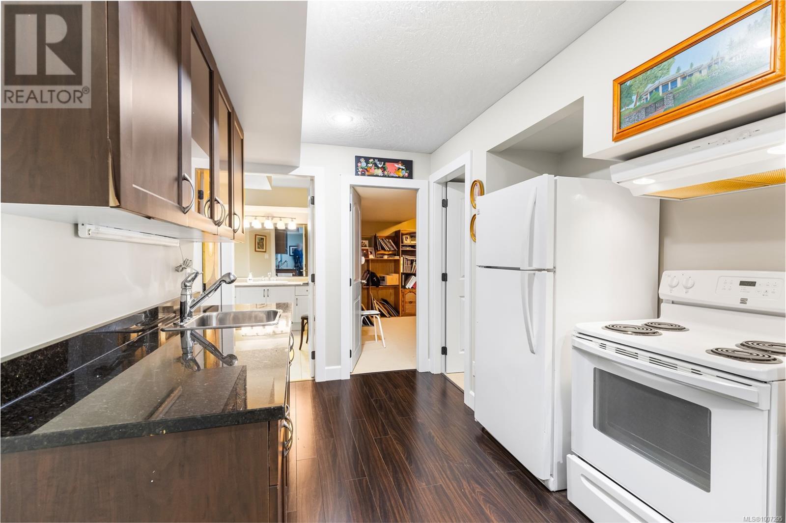 Photo 6 of 4973 La Quinta Pl, Saanich BC