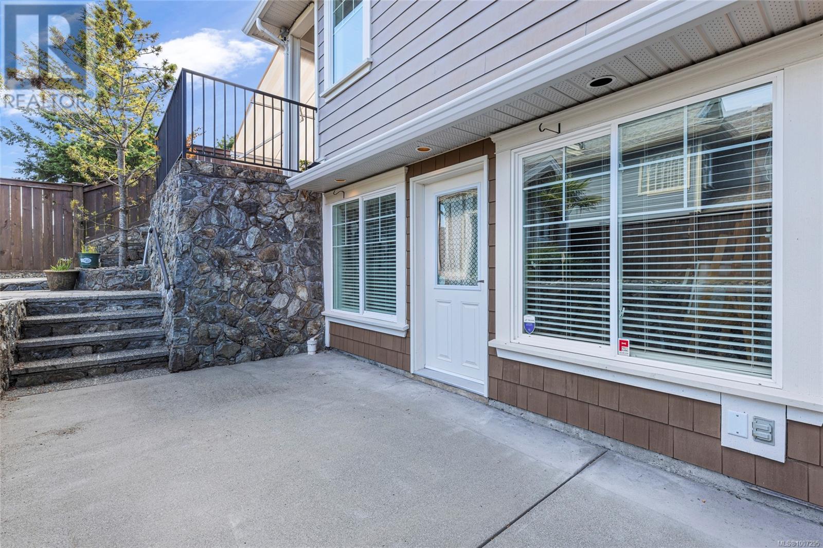 Photo 8 of 4973 La Quinta Pl, Saanich BC