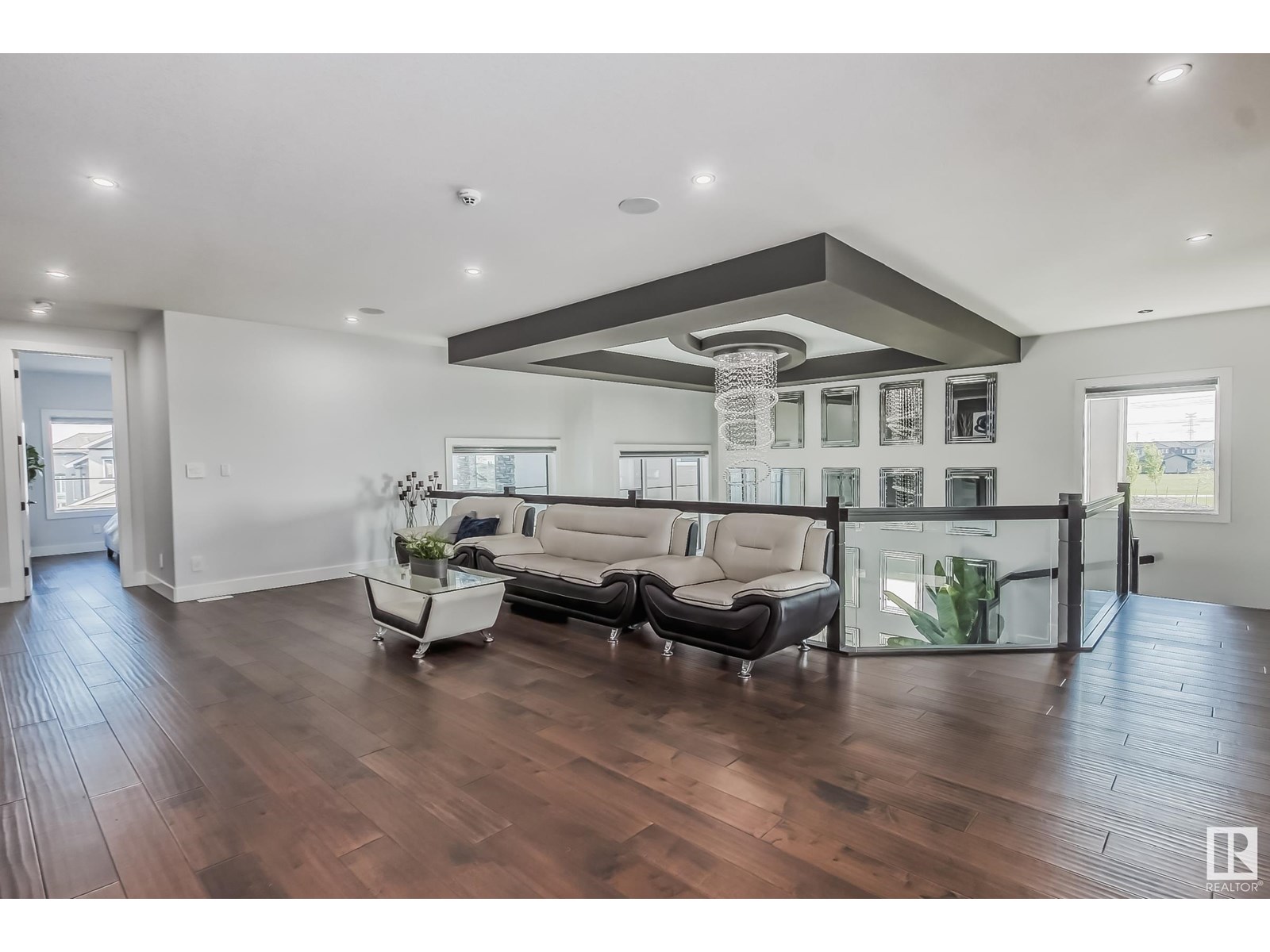 Photo 14 of 1448 25 St Nw, Edmonton AB