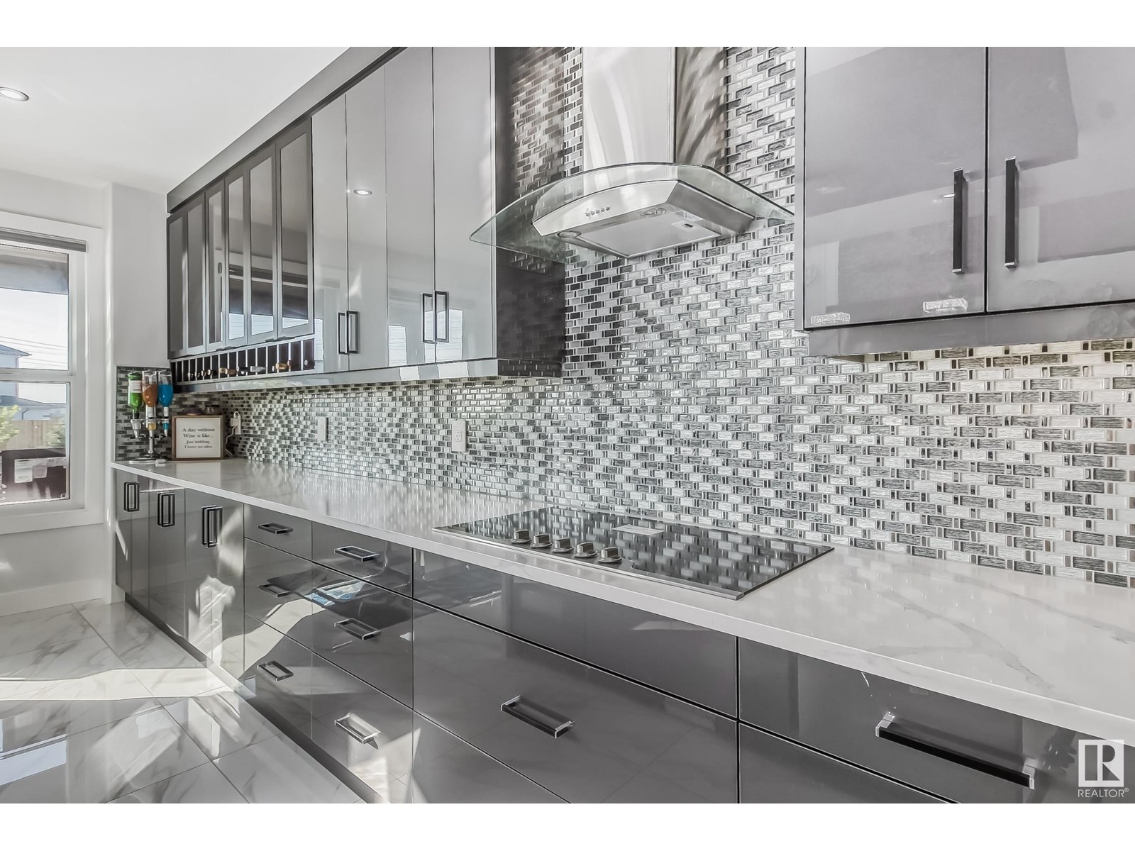 Photo 9 of 1448 25 St Nw, Edmonton AB