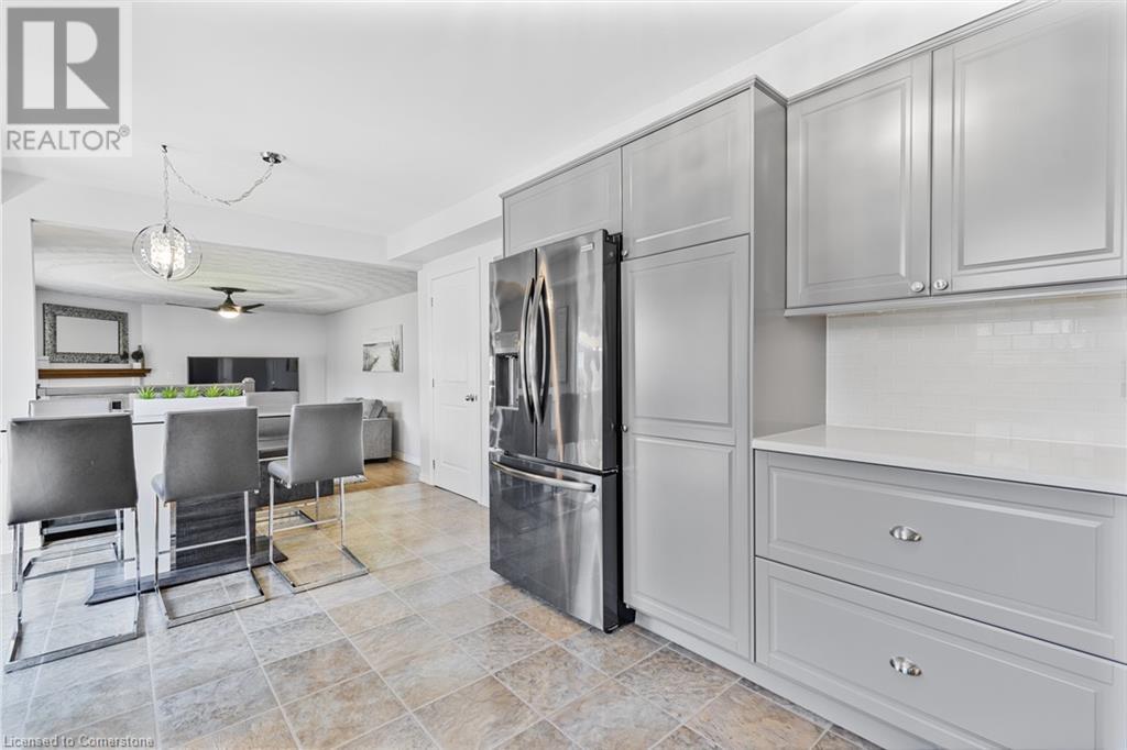 Photo 17 of 5 Kintyre Court, Caledonia ON