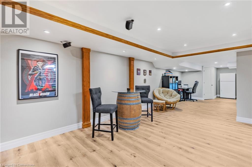 Photo 6 of 5 Kintyre Court, Caledonia ON