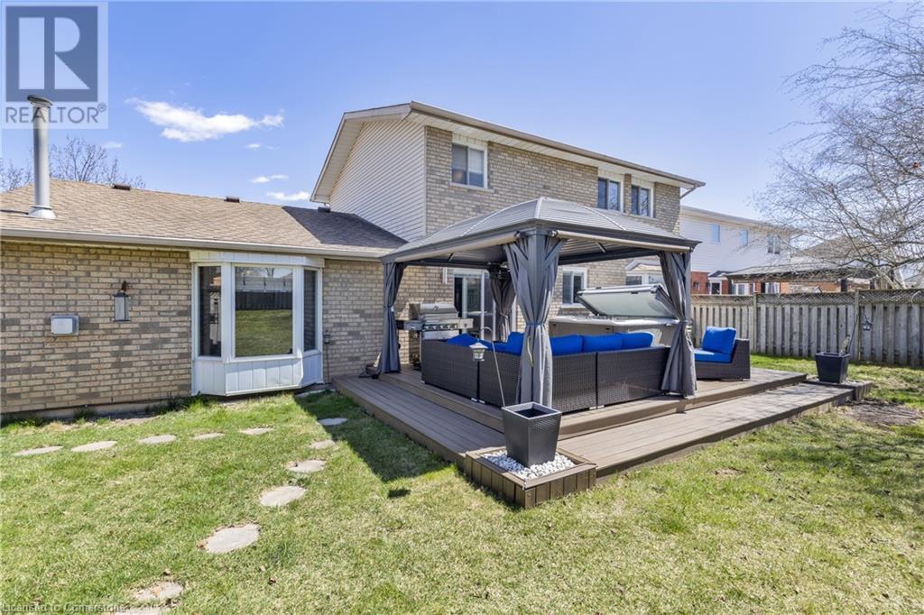 Photo 45 of 5 Kintyre Court, Caledonia ON