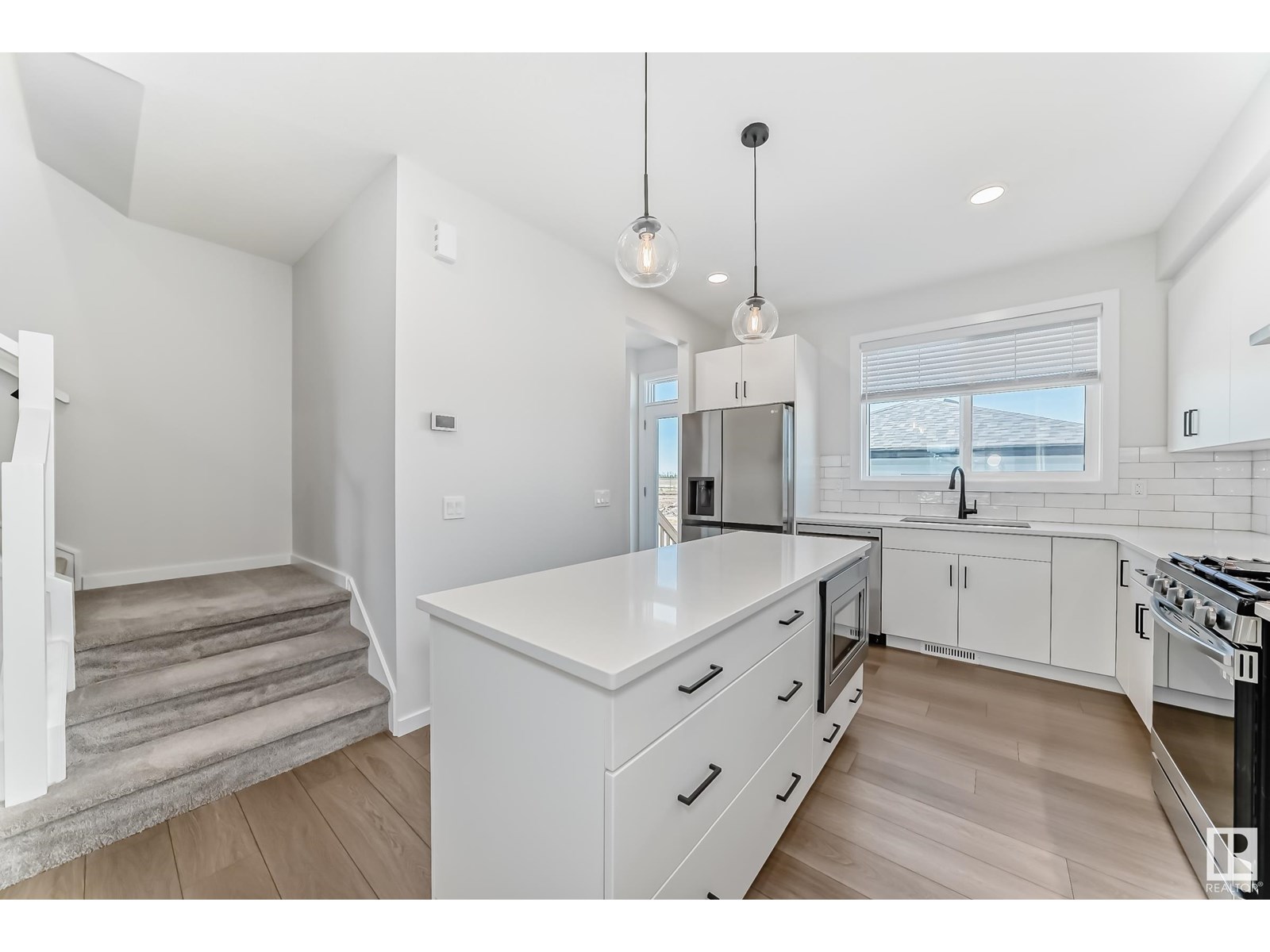 Photo 10 of 7018 54 Av, Beaumont AB