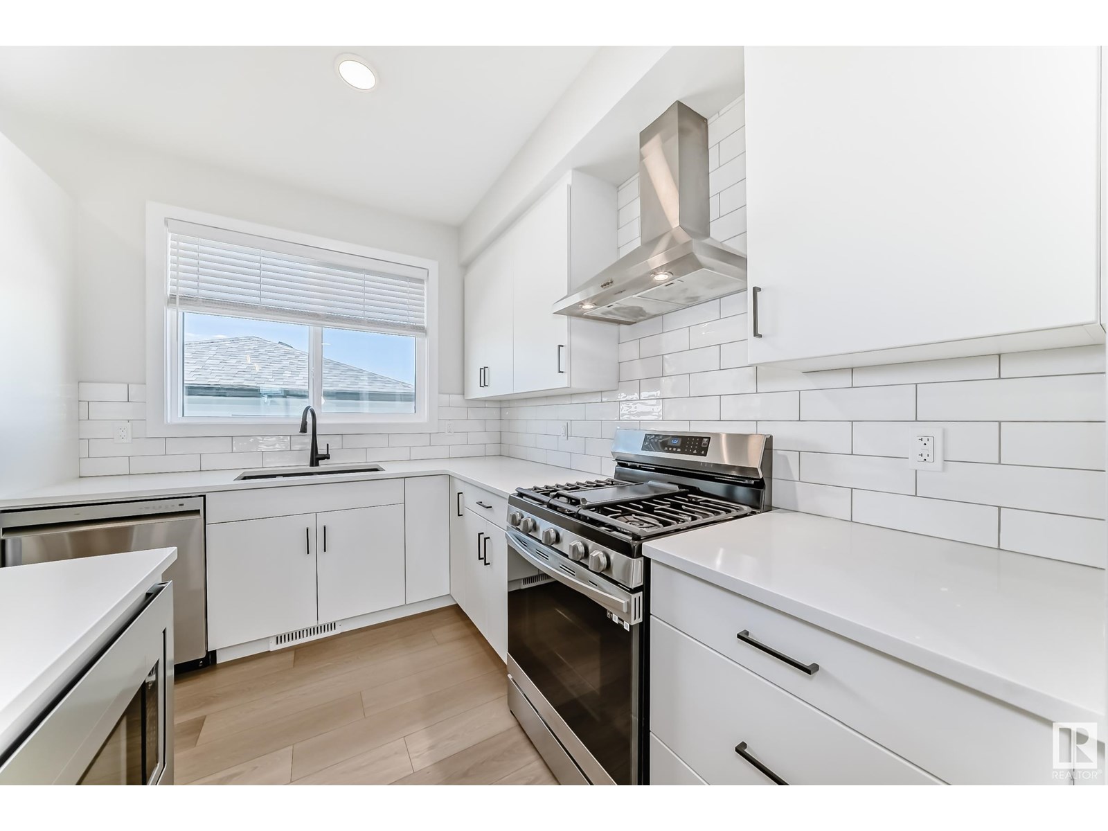 Photo 12 of 7018 54 Av, Beaumont AB