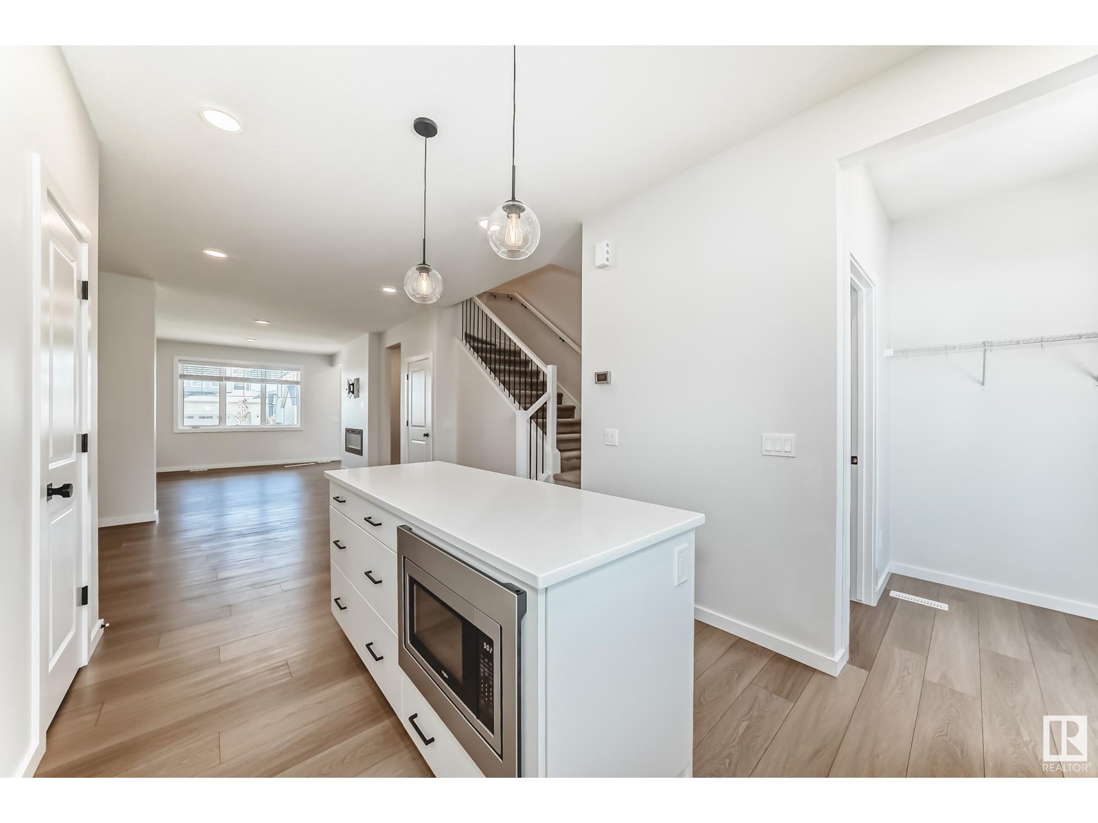 Photo 14 of 7018 54 Av, Beaumont AB