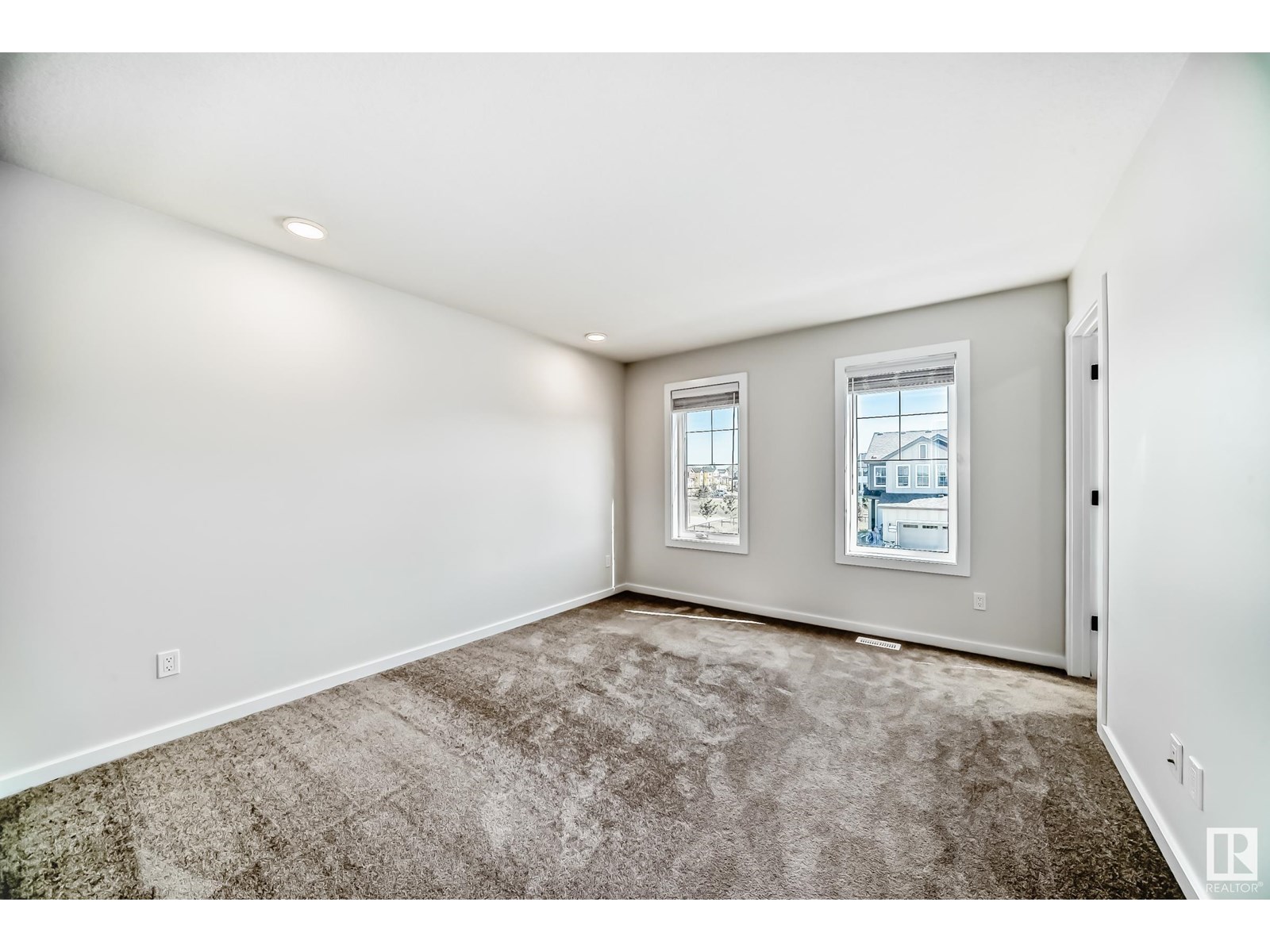 Photo 31 of 7018 54 Av, Beaumont AB