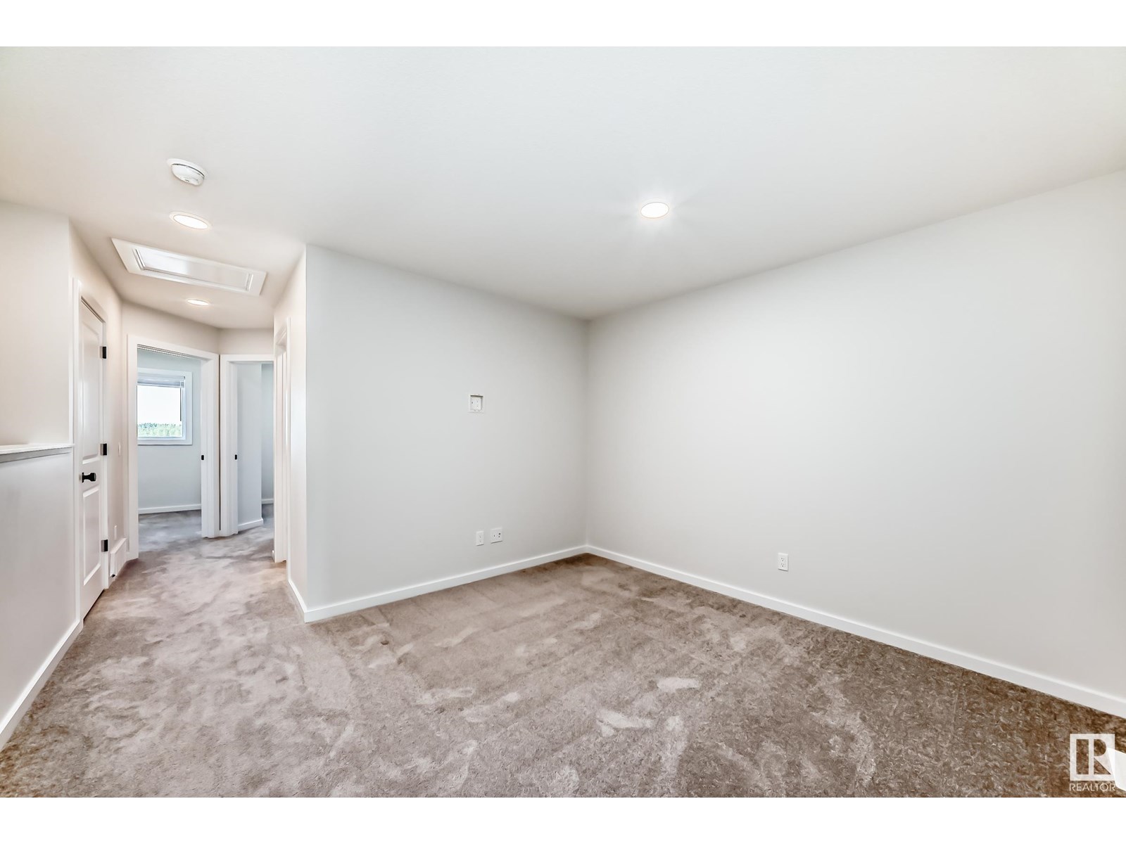 Photo 37 of 7018 54 Av, Beaumont AB