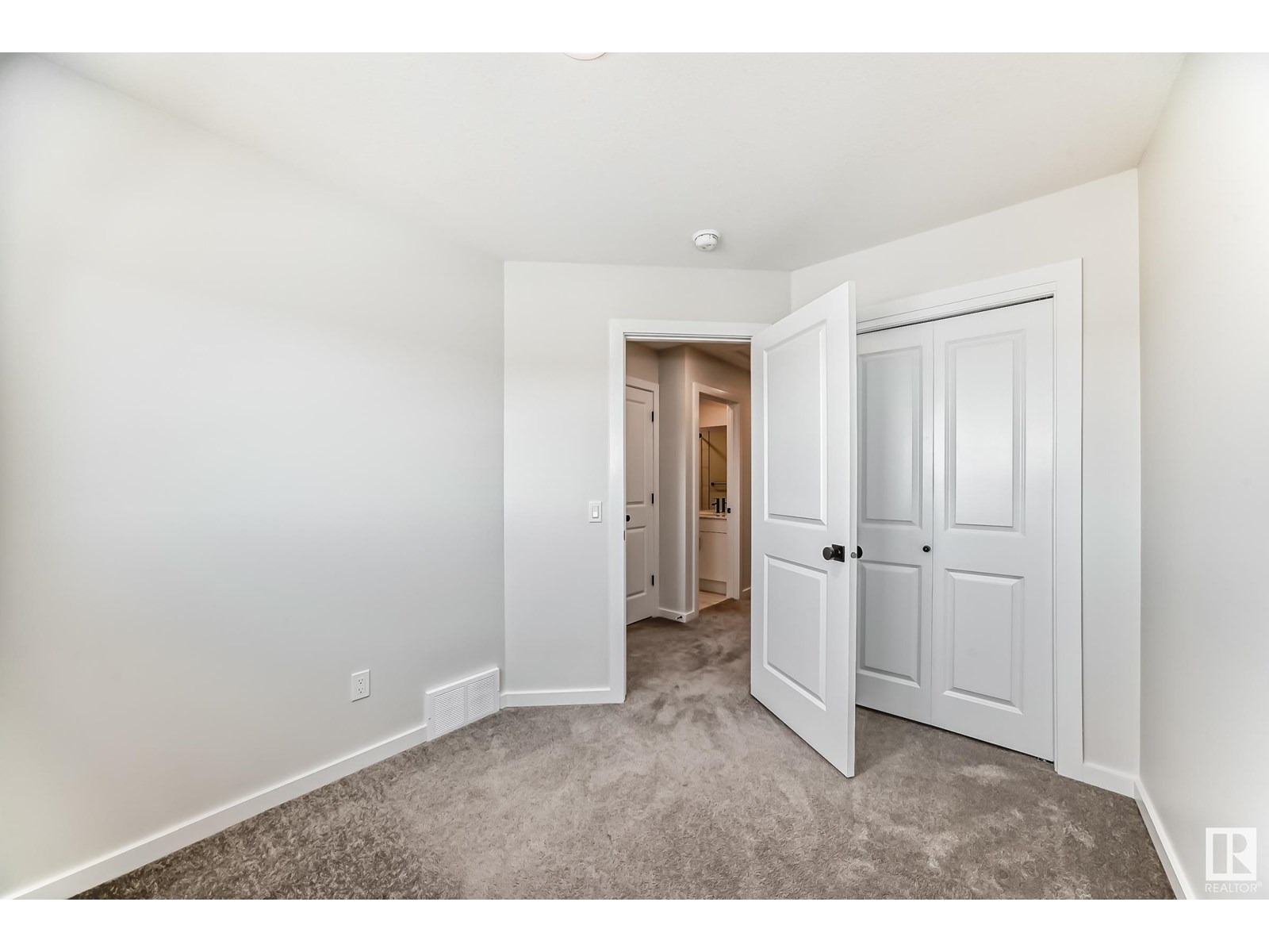 Photo 40 of 7018 54 Av, Beaumont AB