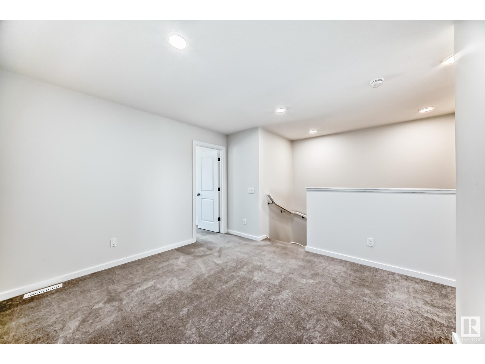 Photo 46 of 7018 54 Av, Beaumont AB