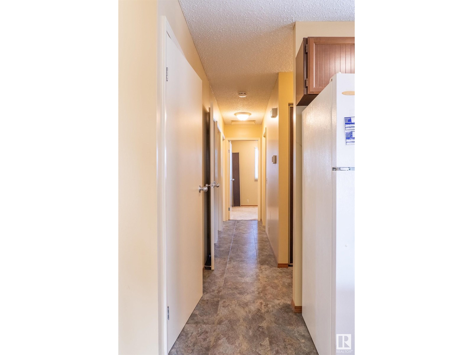 Photo 24 of 2667 89 St Nw, Edmonton AB