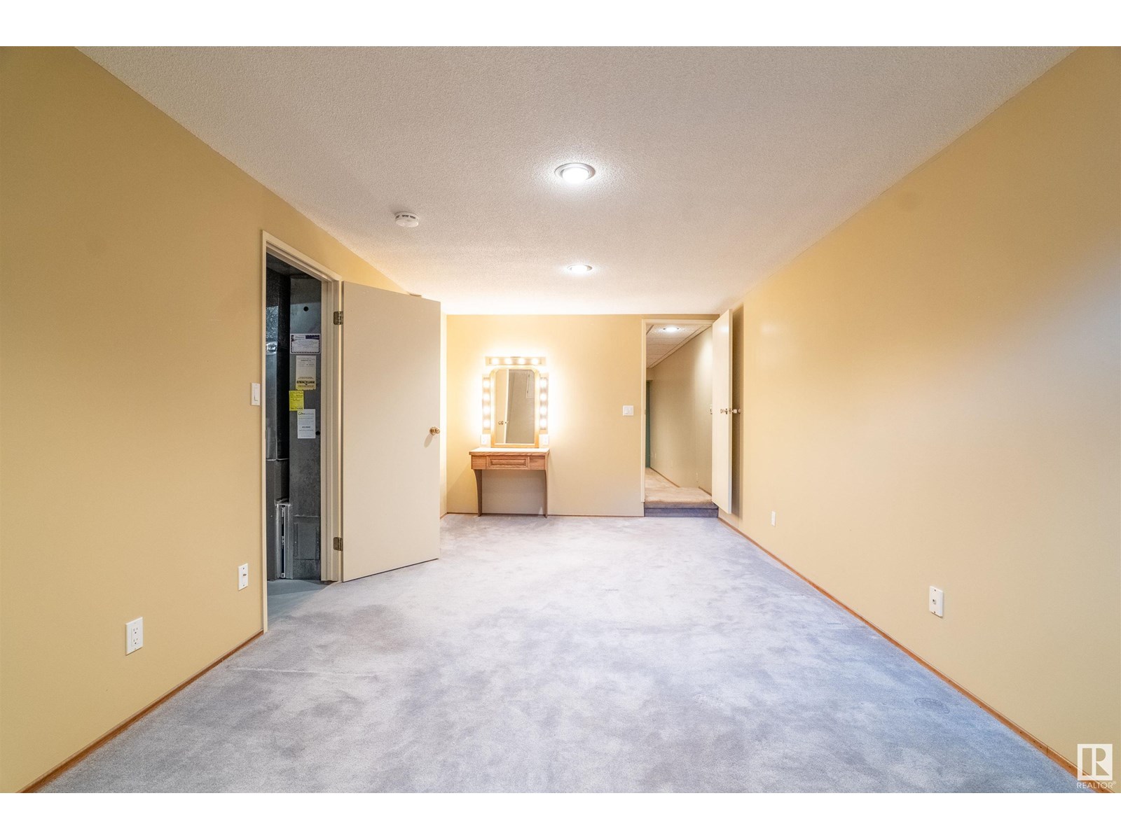 Photo 39 of 2667 89 St Nw, Edmonton AB