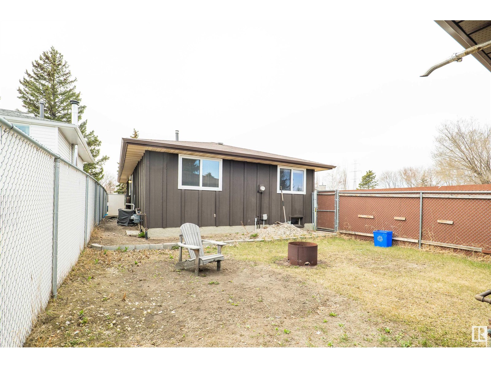 Photo 25 of 2667 89 St Nw, Edmonton AB