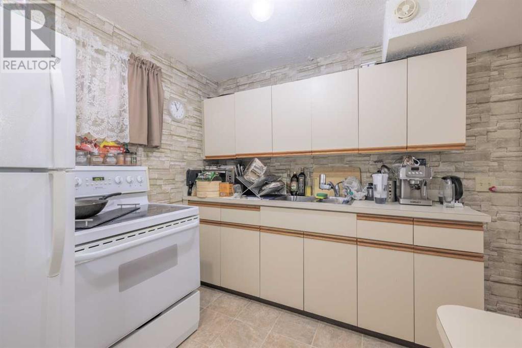 Single Family House Bi-level for Sale in  Dovely Place SE Dover Calgary 