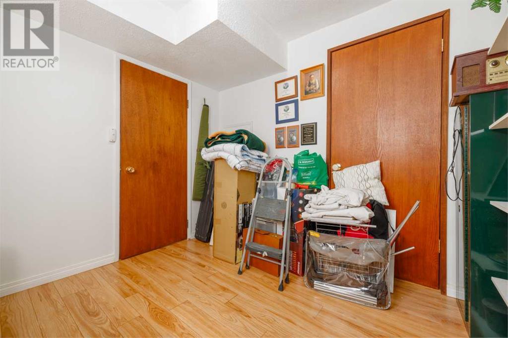 Single Family House Bi-level for Sale in  Dovely Place SE Dover Calgary 