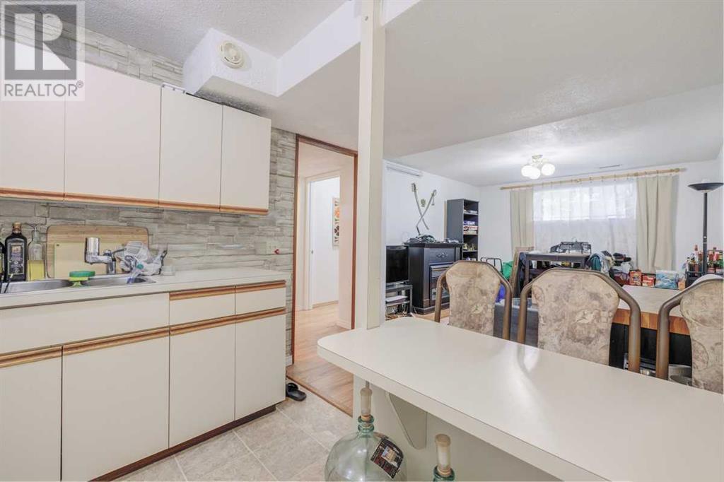 Single Family House Bi-level for Sale in  Dovely Place SE Dover Calgary 