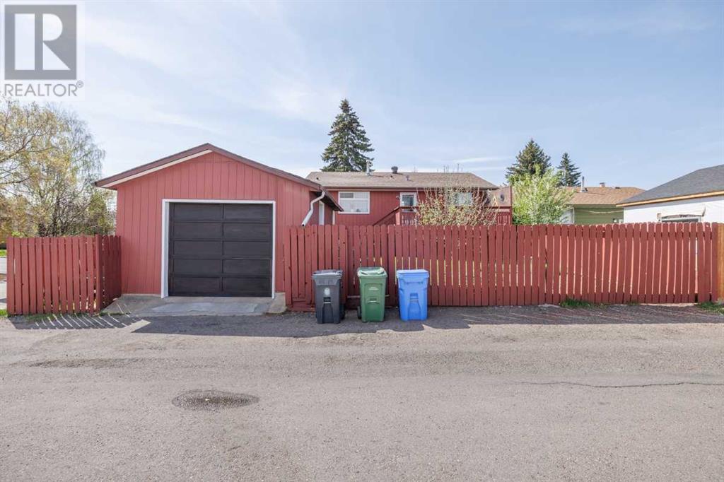 Single Family House Bi-level for Sale in  Dovely Place SE Dover Calgary 