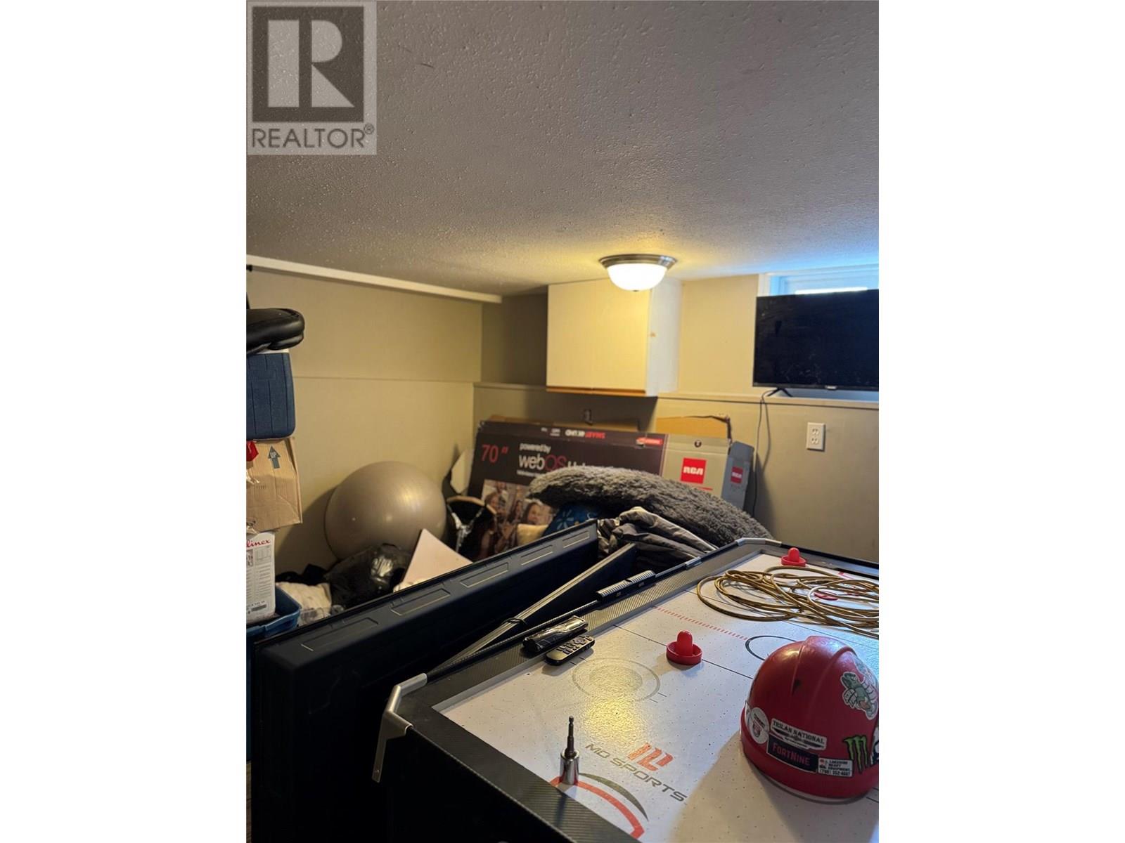  1087 Government Street, Penticton