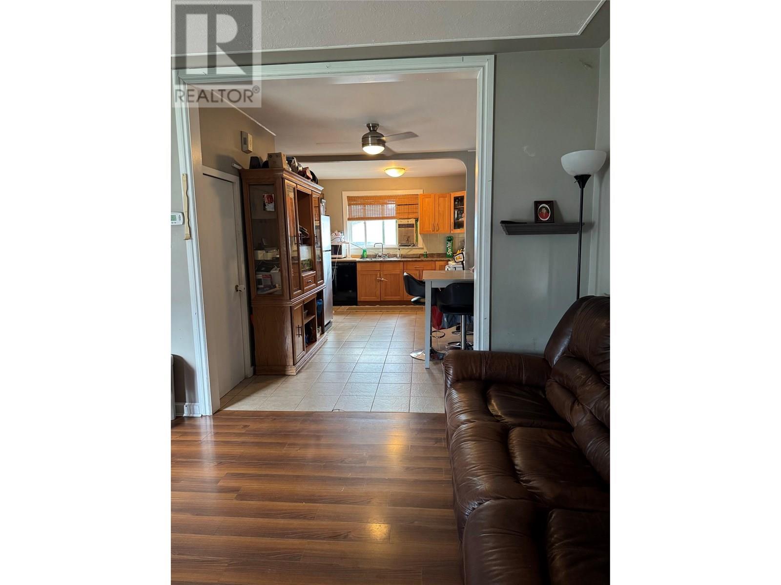  1087 Government Street, Penticton