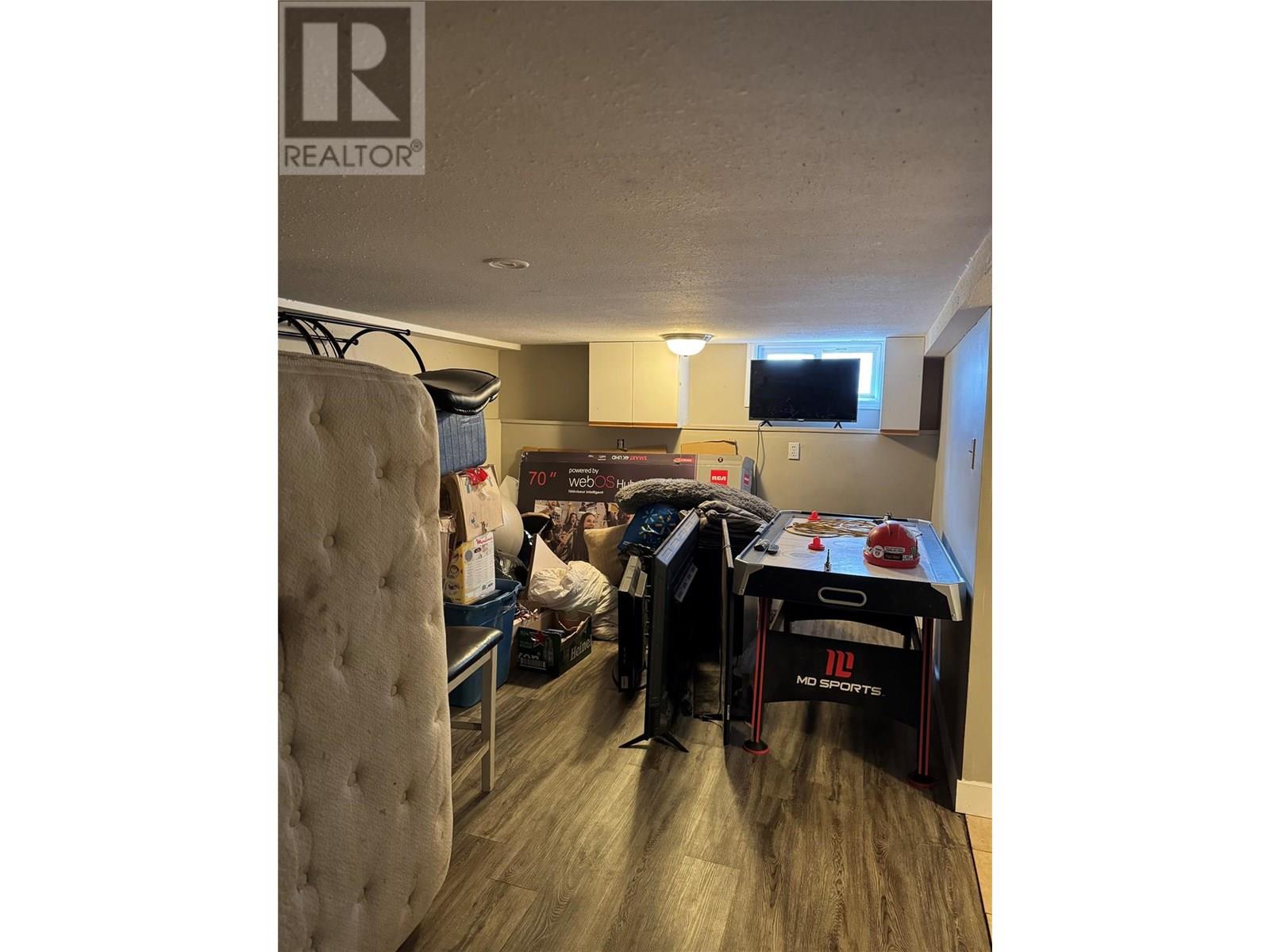  1087 Government Street, Penticton