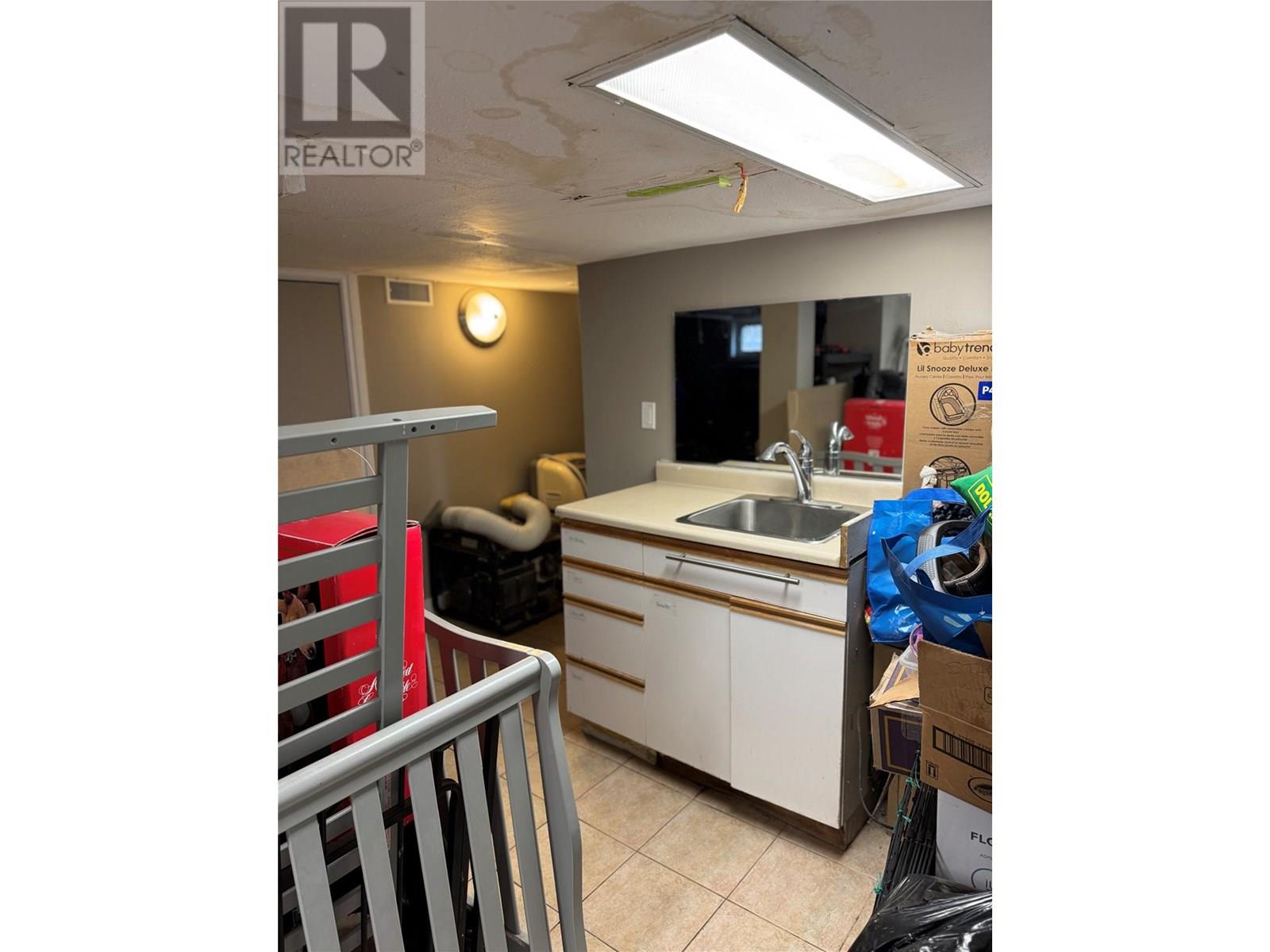  1087 Government Street, Penticton