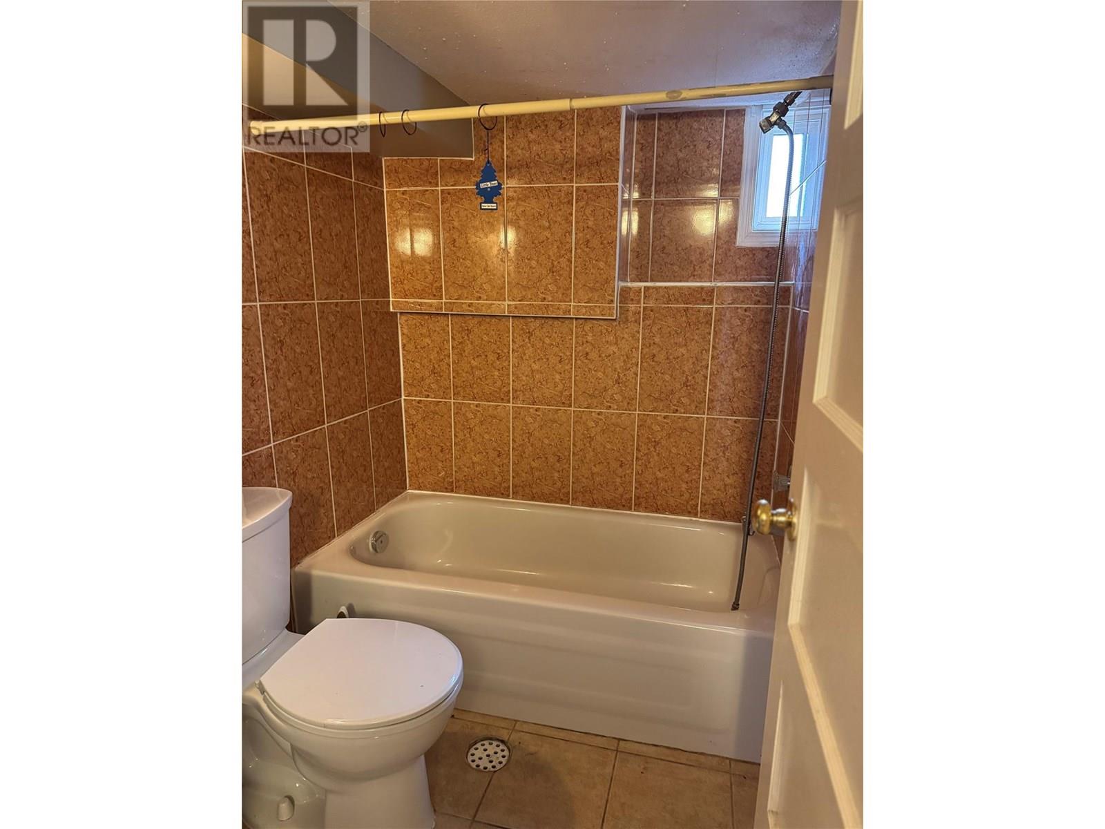  1087 Government Street, Penticton