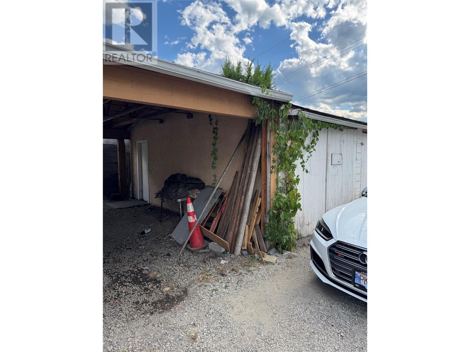  1087 Government Street, Penticton