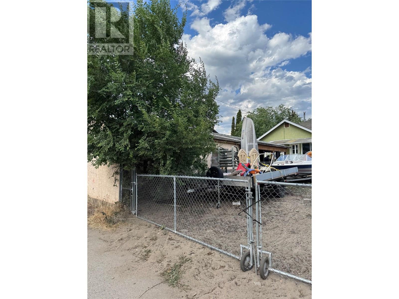  1087 Government Street, Penticton