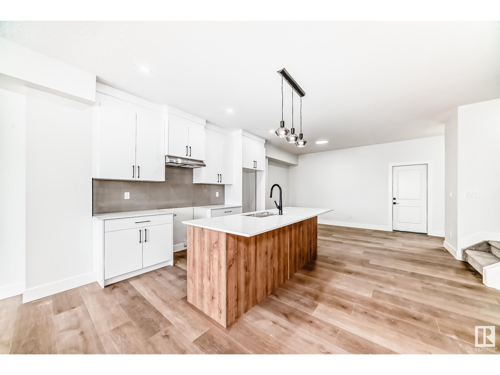 Photo 11 of 5024 67 St, Beaumont AB