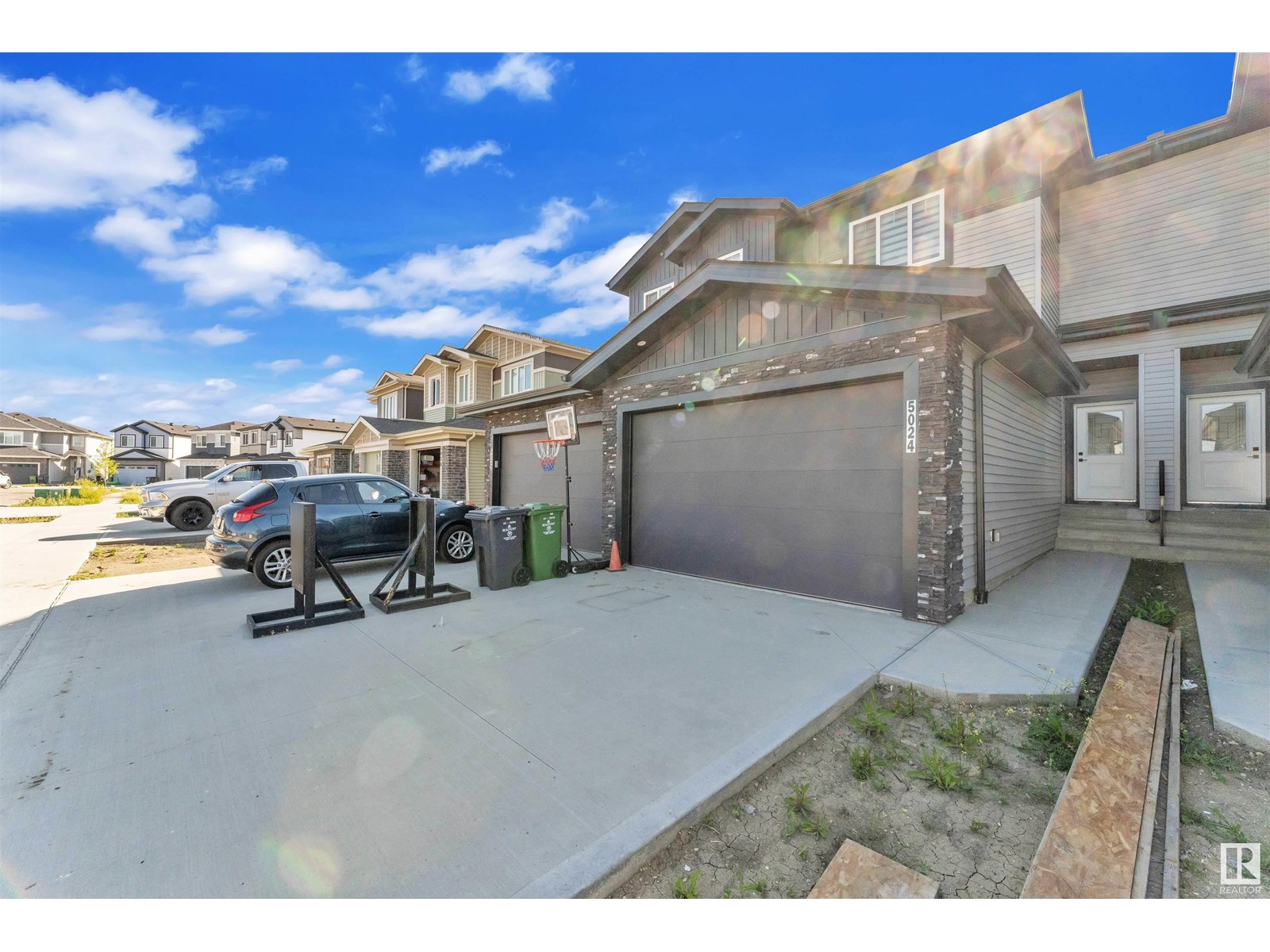 Photo 3 of 5024 67 St, Beaumont AB