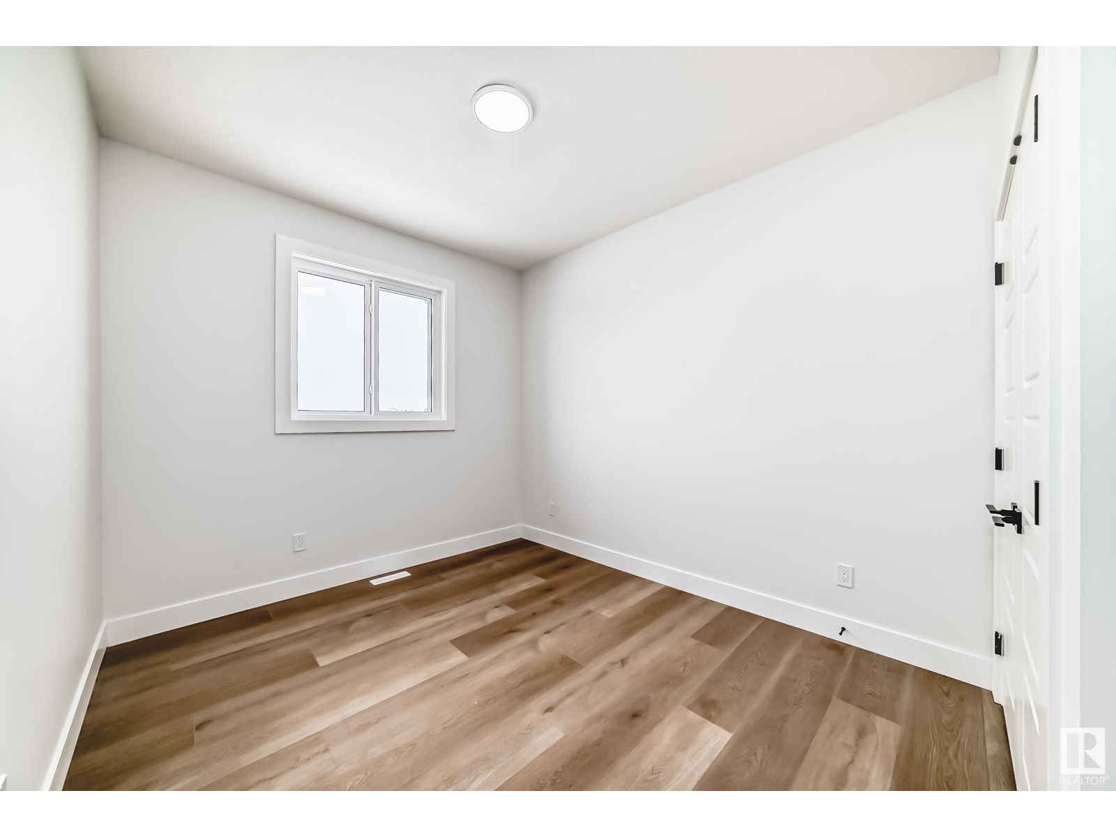 Photo 36 of 5024 67 St, Beaumont AB