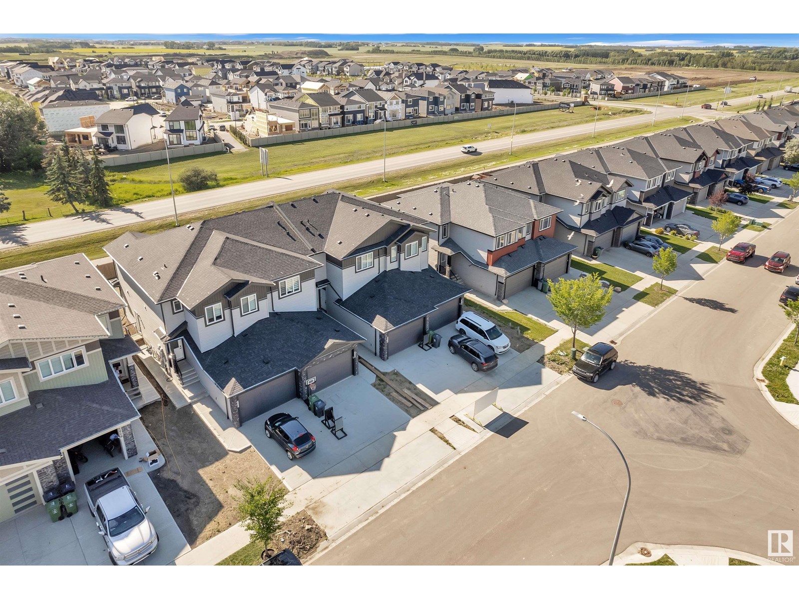 Photo 4 of 5024 67 St, Beaumont AB