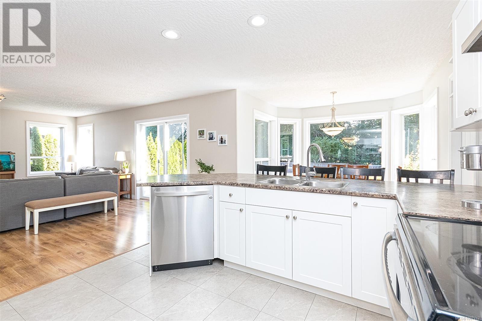 Photo 10 of 7100 Francis Rd, Sooke BC