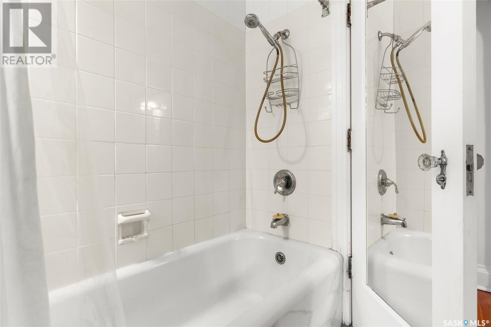 Photo 6 of 203 2305 Victoria Avenue, Regina SK