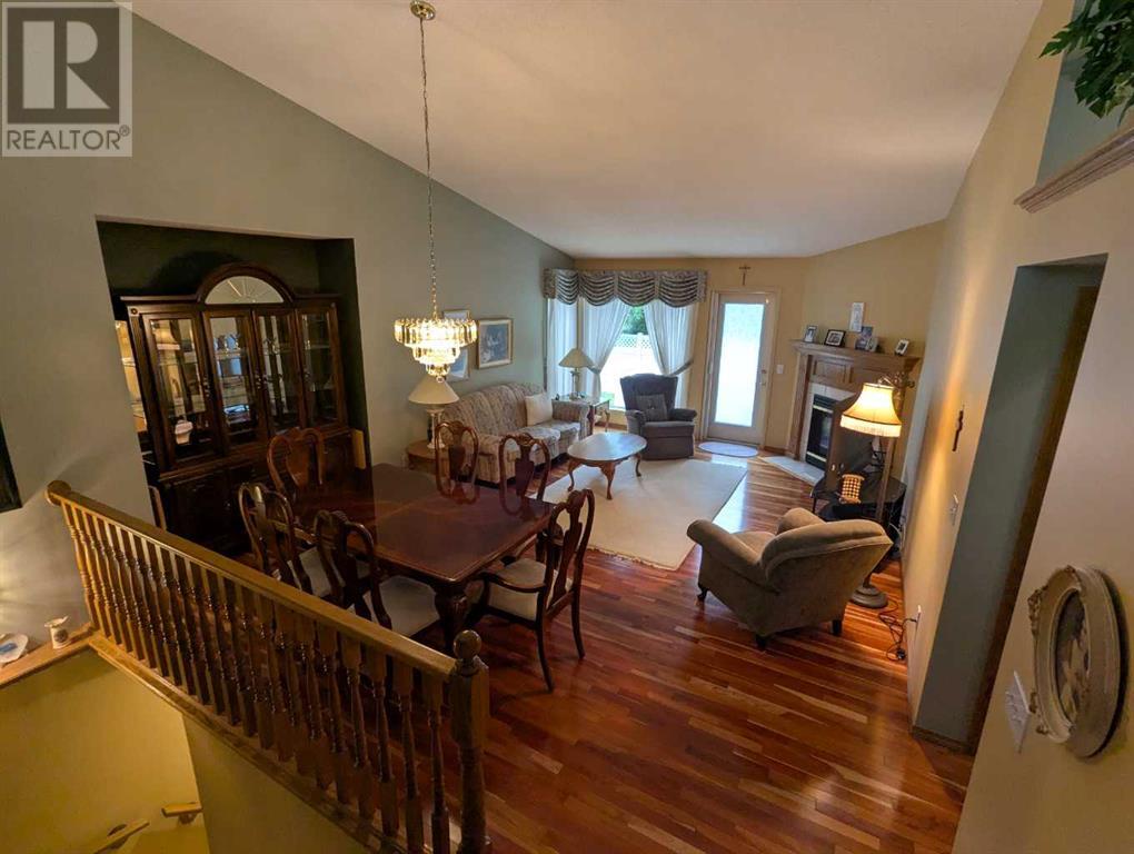 Single Family House Bungalow for Sale in  Douglasview Park SE Douglasdale/Glen Calgary 